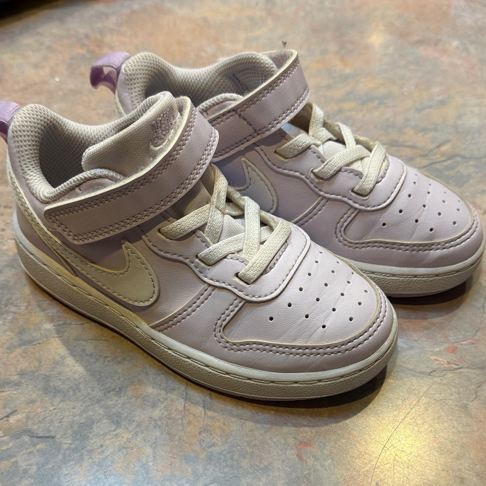 Nike Kids Light Lavender Low-Top Sneakers with Cream Accents